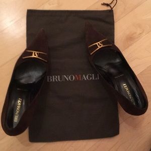 Bruno Magli pumps brown in suede